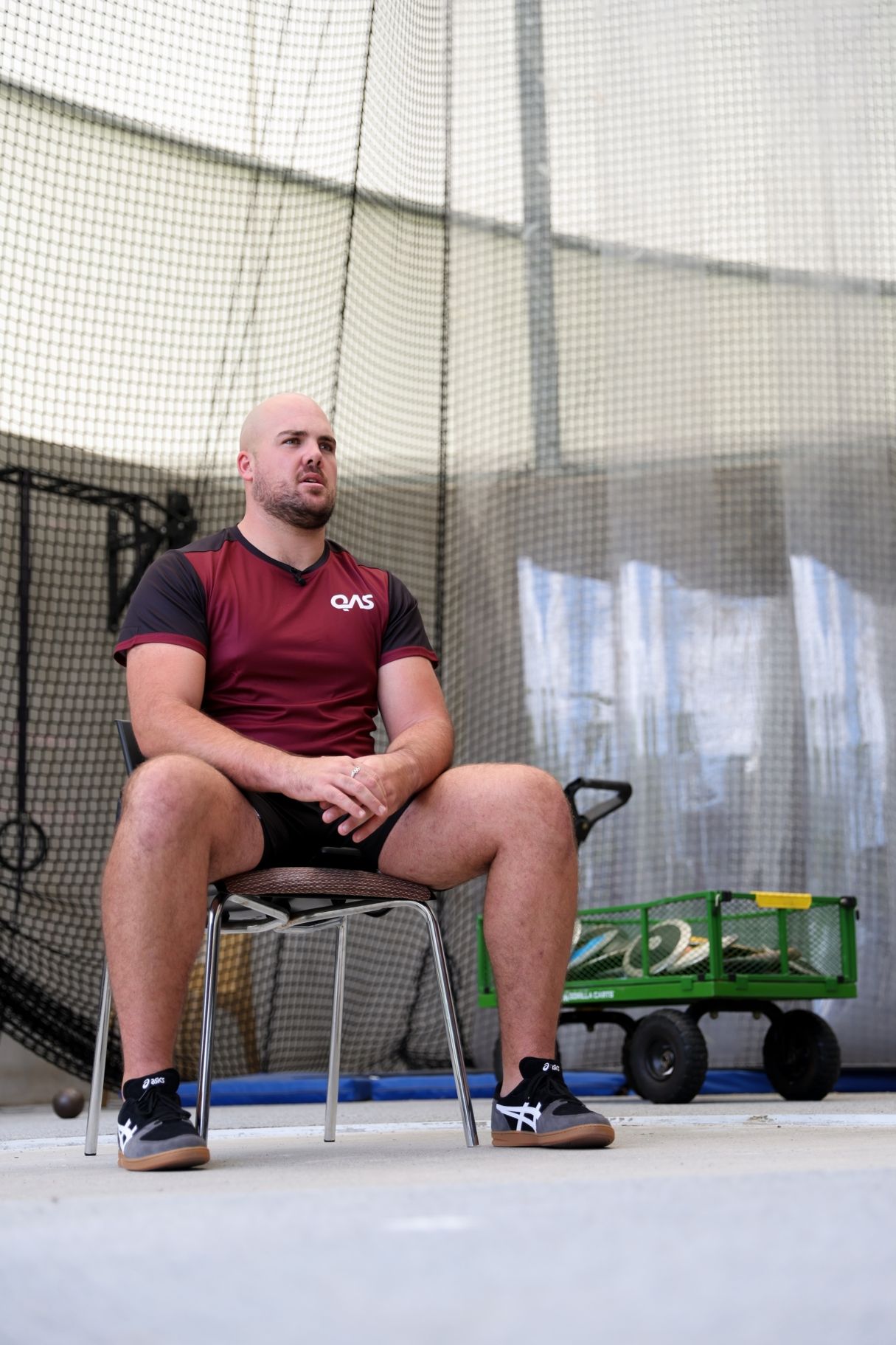 QAS discus thrower Matt Denny in throw centre