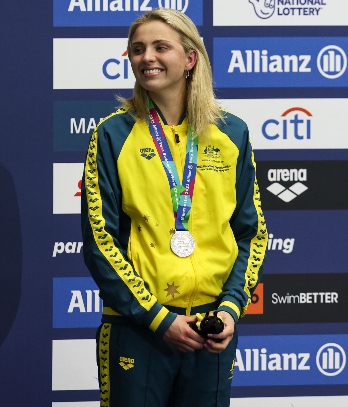 Alexa Leary wears a silver medal at the 2023 Para World Championships.