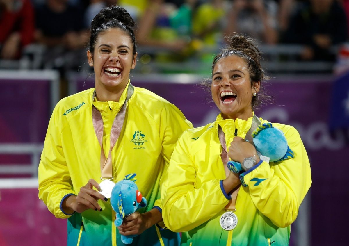 Taliqua Clancy wins a silver medal at the Gold Coast 2018 Commonwealth Games with Mariafe Artacho del Solar